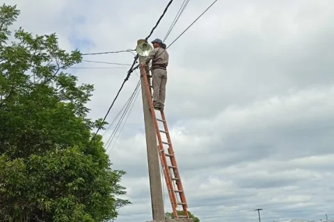 El Municipio continúa con los trabajos de alumbrado en distintos sectores